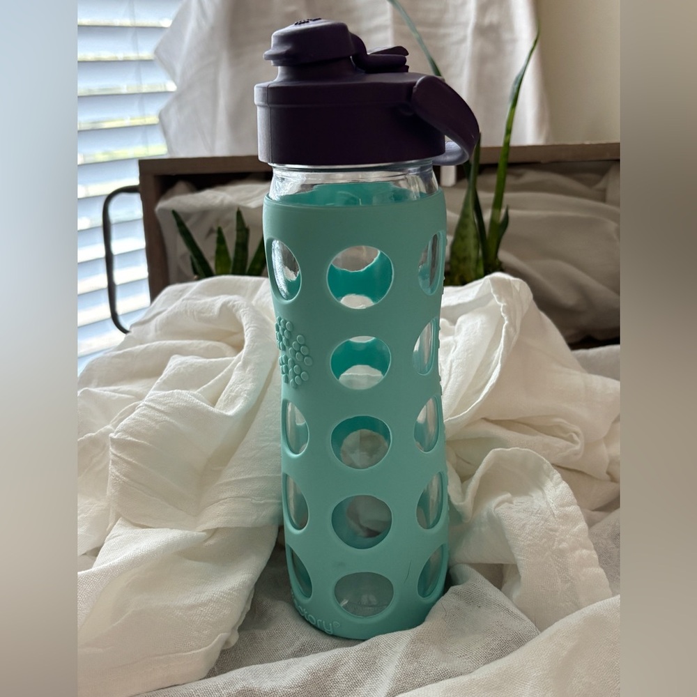 Glass Water Bottle 22 oz